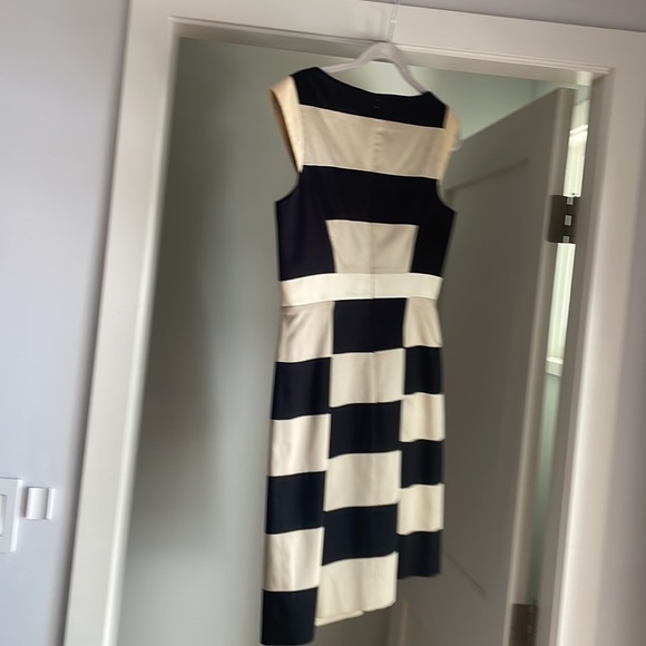 Colour block dress - Picture 2 of 6